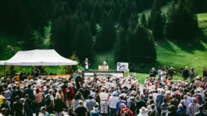 Au rassemblement des Glières : ne jamais baisser les bras 