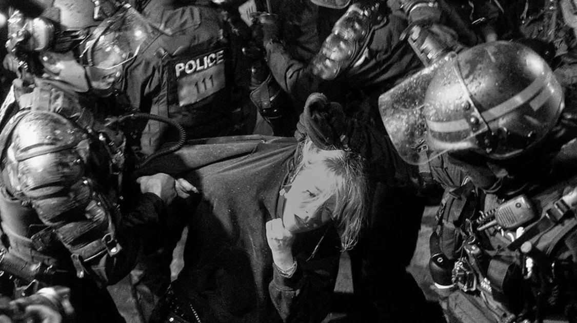 Ceux qui dominent l’État organisent la violence