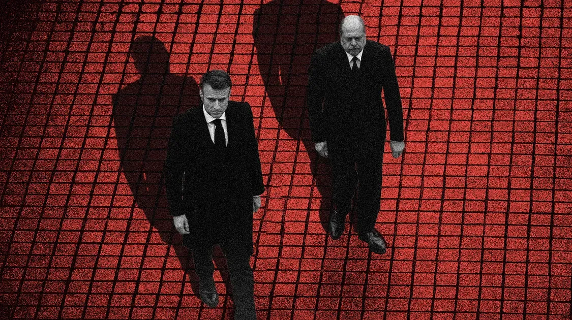 Derrière l'hommage, Macron et Dupond-Moretti contre Badinter