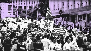 Élections de mi-mandat aux États-Unis: « il faut rétablir les contre-pouvoirs », clament à New York des manifestants anti-Trump, avant une échéance cruciale